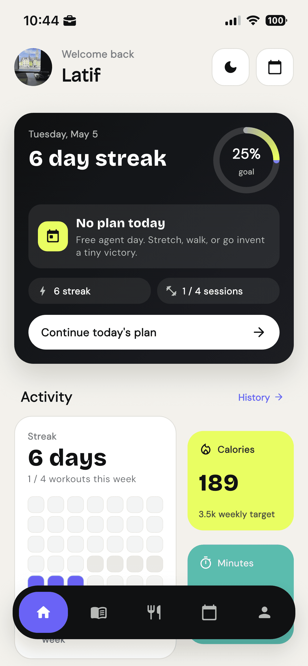 Trainerrr home screen showing streak, weekly goal progress, and activity cards
